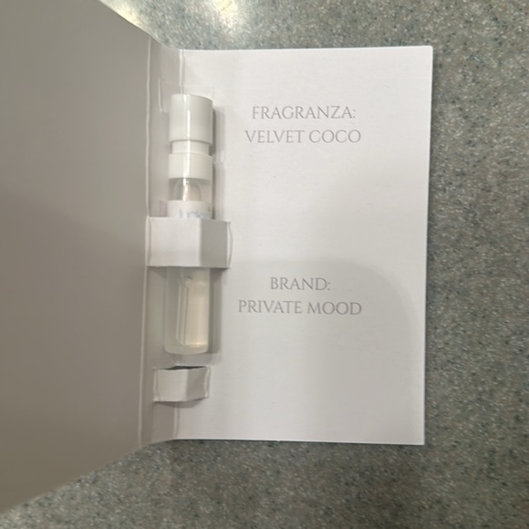 Private Mood Sample Set - Picture 3 of 7